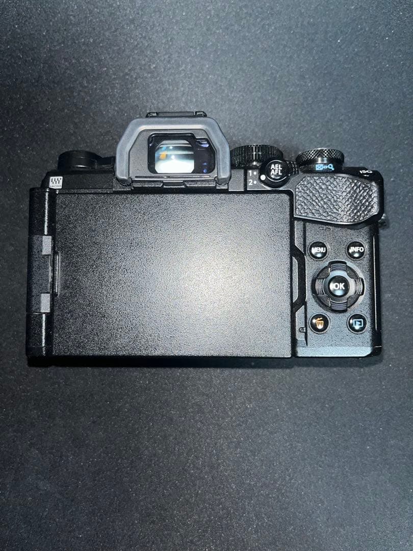 最終値下げOM SYSTEM OM-5 ミラーレスカメラ 本体