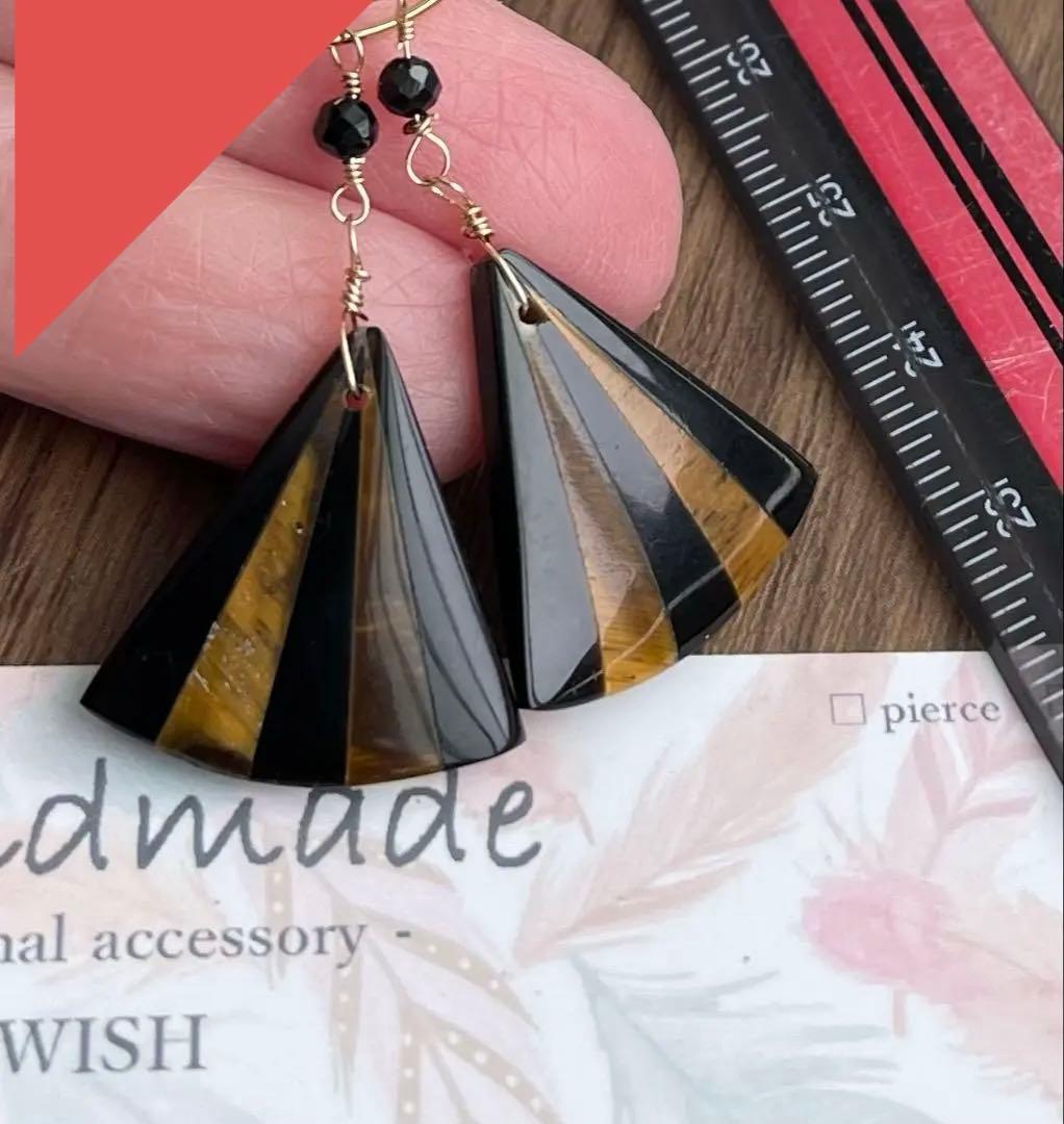 1点物ペア 個性的タイガーアイとオブシディアンの3角ピアスチャーム