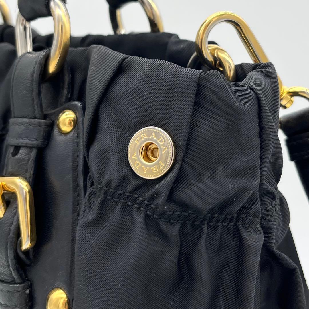 PRADAプラダ ボンバー ギャザー メタルロゴ G金具 2WAYハンドバッグ黒