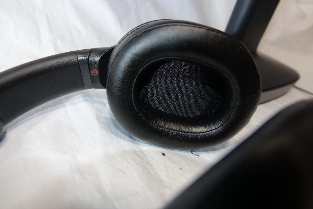 SONY ワイヤレスヘッドホン　TMR-L600 WH-L600R