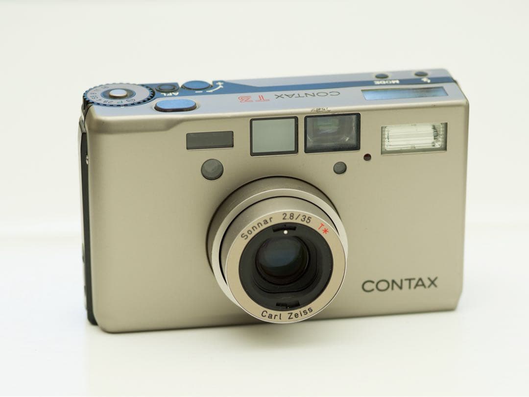 CONTAX T3 コンパクト・フィルムカメラ　シルバー