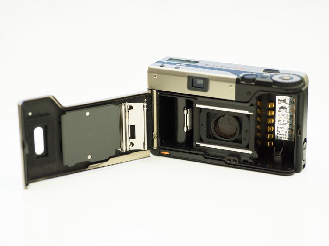 CONTAX T3 コンパクト・フィルムカメラ　シルバー