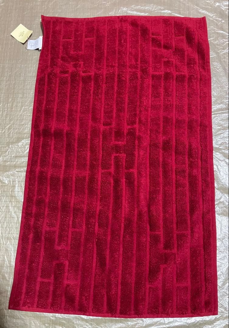 未使用下げ札付きエルメスフェイスタオル1枚と タオルハンカチ2枚　エルメスタオル