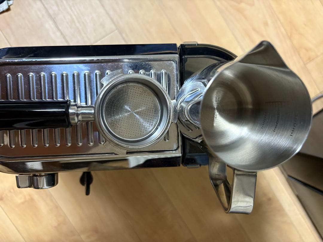 依頼主専用DeLonghi エスプレッソマシン 黒