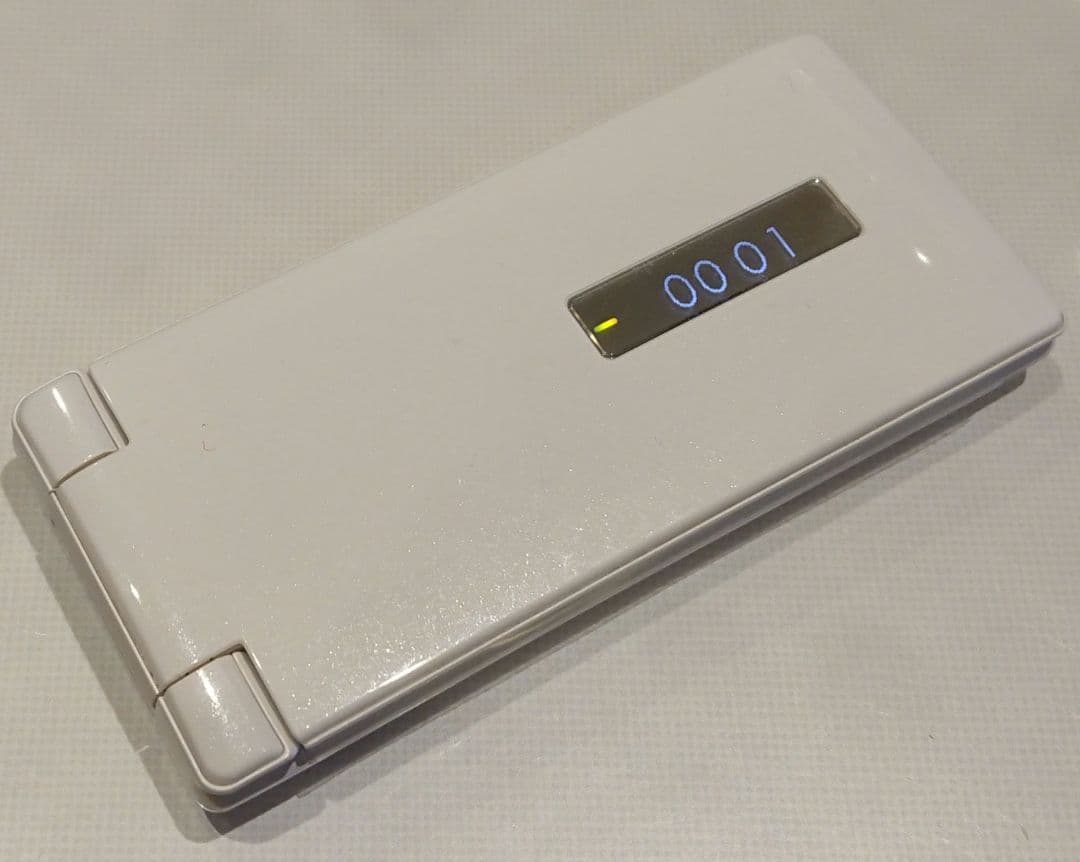 新品 レア ドコモ SH-03E ホワイト ガラケー ワンセグ ゲーム 携帯