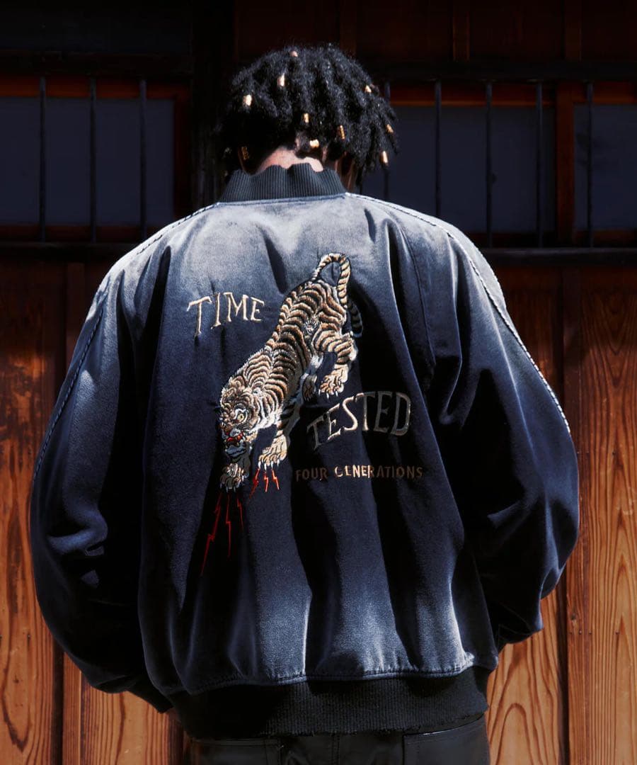 ジャケット・アウター SCHOOT EMB. TIGER GRUNGE SOUVENIR JACKET