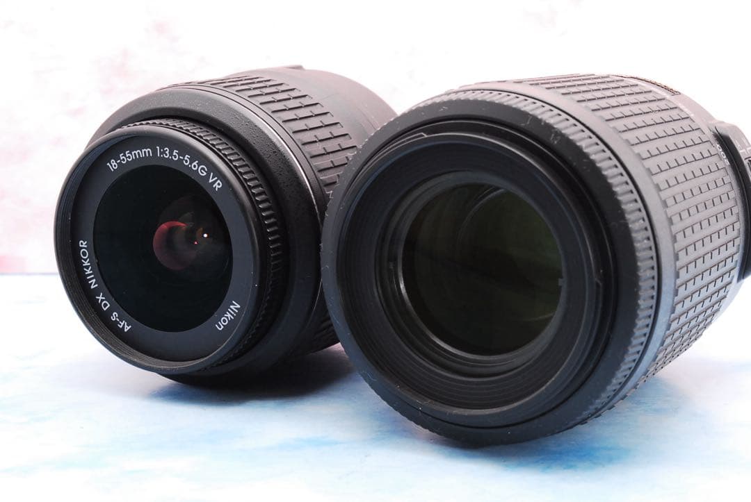 ☆ニコン D5200◎手ぶれ補正Wレンズ◎付属品多数◎バッグ＆バッテリー2個