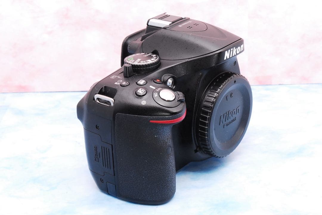 ☆ニコン D5200◎手ぶれ補正Wレンズ◎付属品多数◎バッグ＆バッテリー2個
