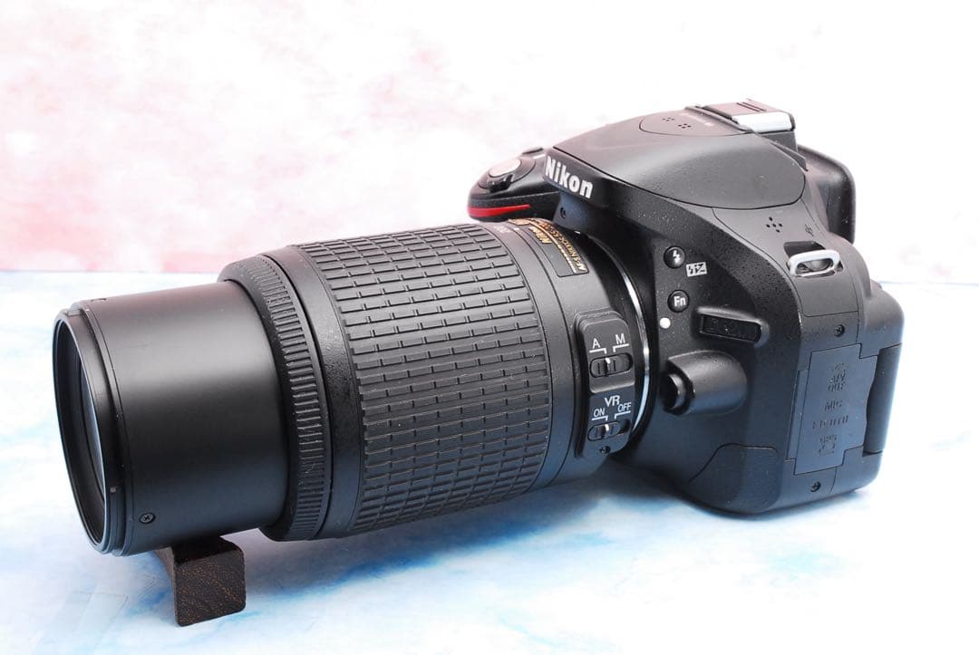 ☆ニコン D5200◎手ぶれ補正Wレンズ◎付属品多数◎バッグ＆バッテリー2個