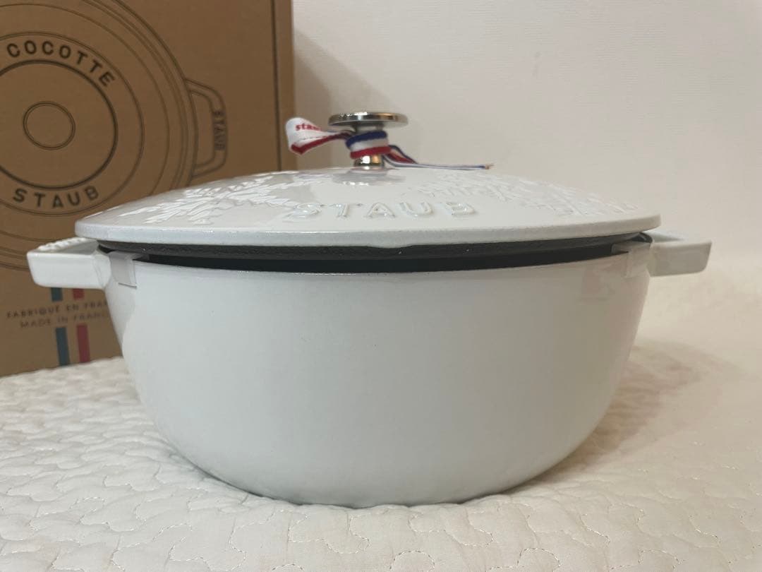 〈新品〉ストウブ　スノークリスタル　ココット　ホワイト