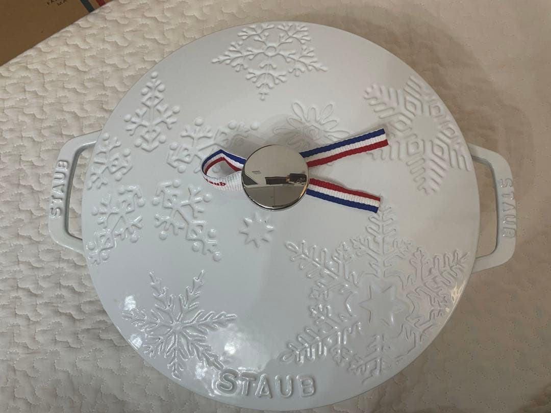 〈新品〉ストウブ　スノークリスタル　ココット　ホワイト