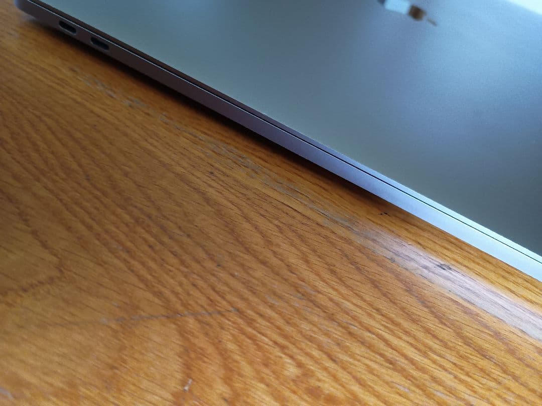 Apple MacBookpro　2016 15インチ シルバー ジャンク？