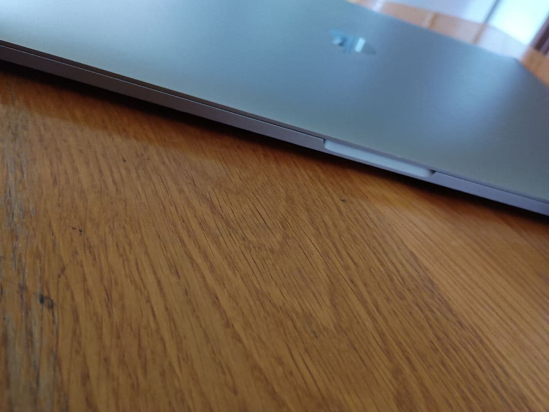 Apple MacBookpro　2016 15インチ シルバー ジャンク？