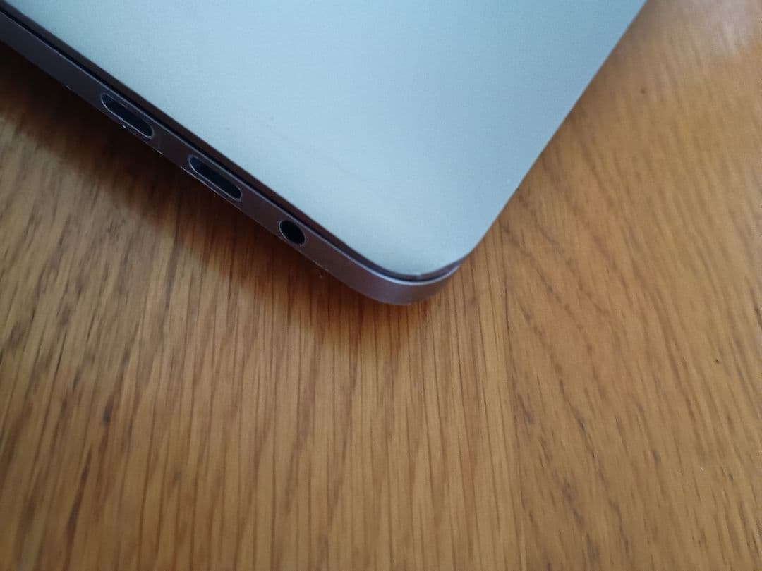 Apple MacBookpro　2016 15インチ シルバー ジャンク？