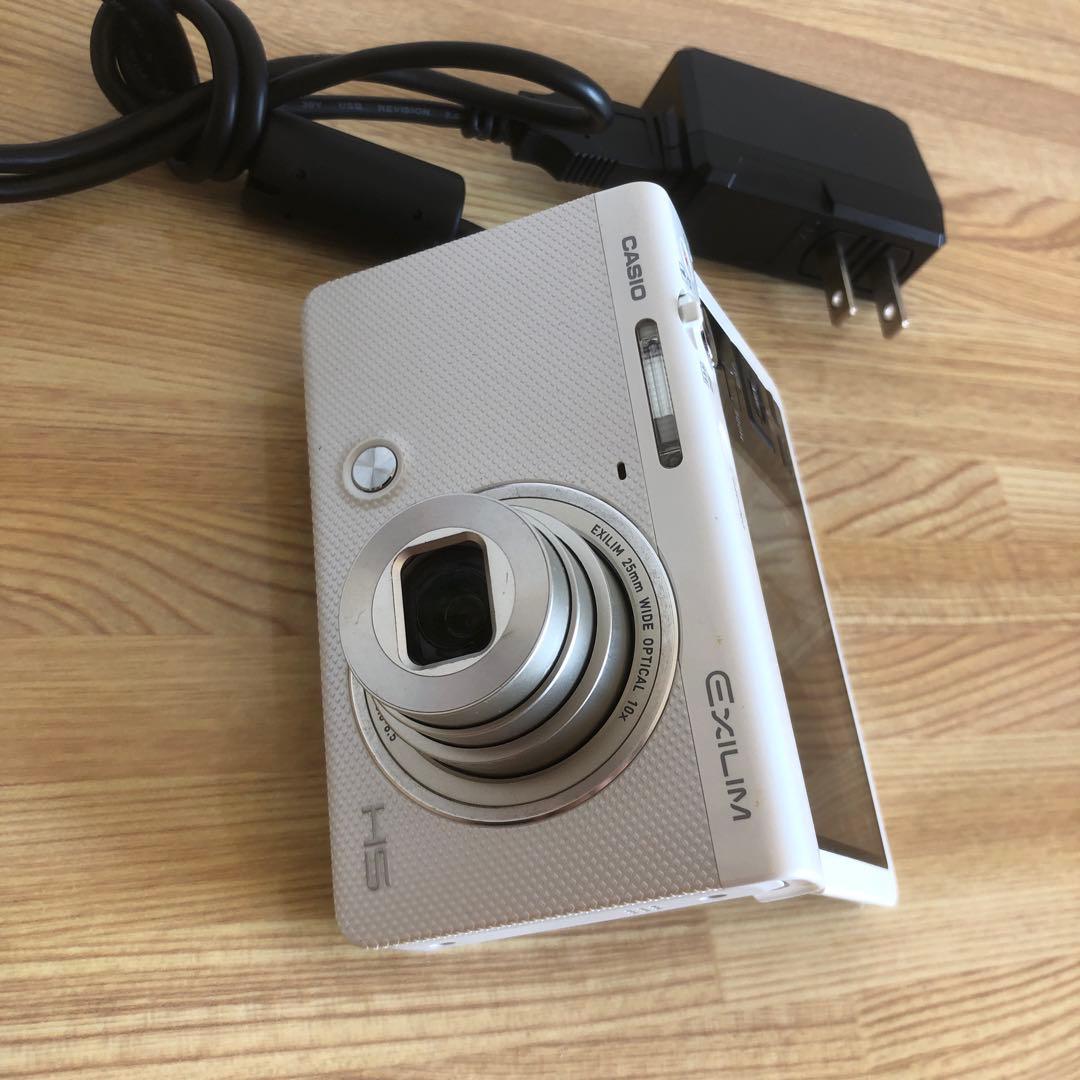 CASIO EXILIM デジタルカメラ　EX-ZR70 充電器付き