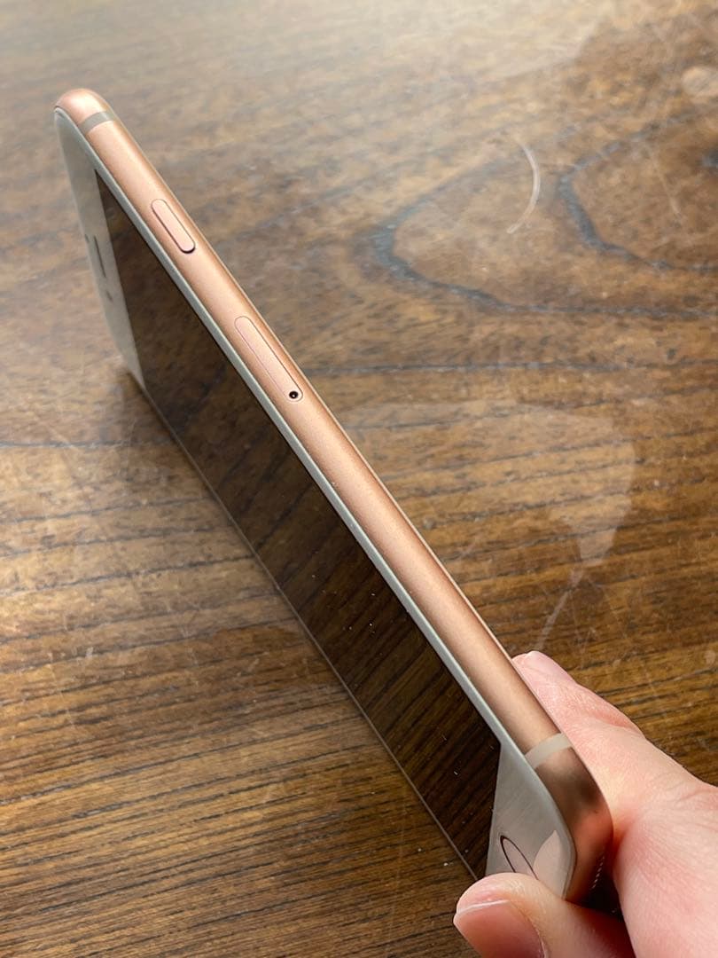 iPhone8 64GBゴールド(箱・純正イヤホン付)