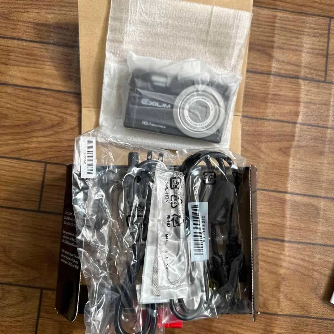 CASIO EXILIM EX-Z28 コンパクトデジタルカメラ