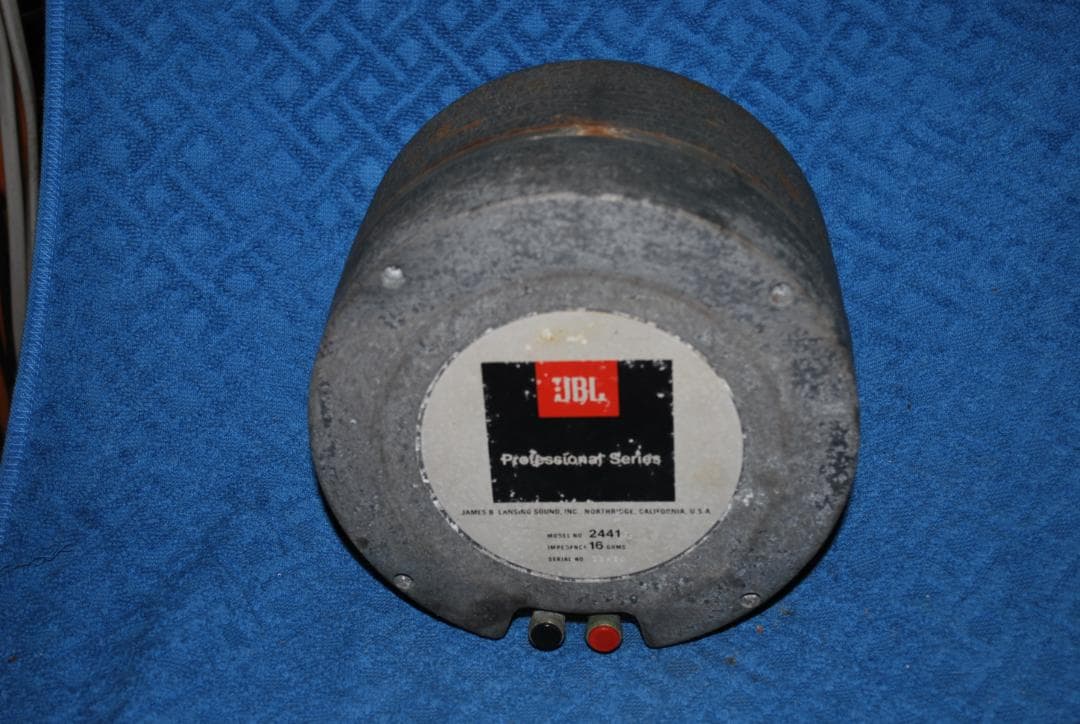 JBL中音用ドライバー2441中古ジャンク品の出品です。