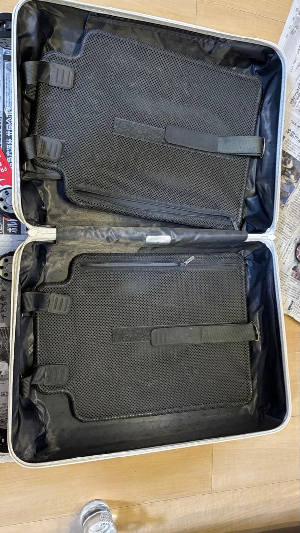RIMOWA リモワ　ESSENTIAL キャビン　ホワイト