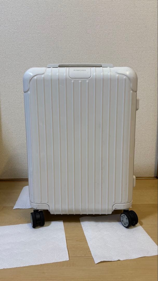 RIMOWA リモワ　ESSENTIAL キャビン　ホワイト