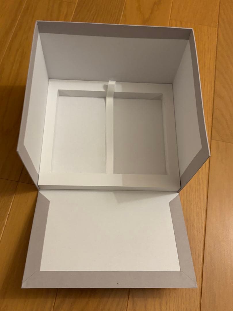 Ulysse Nardin ユリス・ナルダン　時計付属品　箱　冊子　カードケース