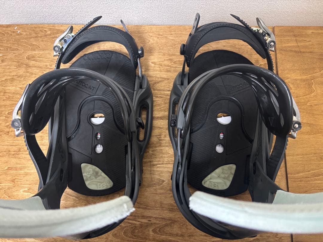 Burton Cartel est Mサイズ