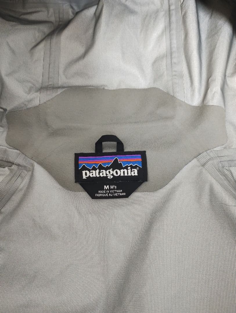 【美品】パタゴニア トレントシェル3L M 黒 ブラック patagonia