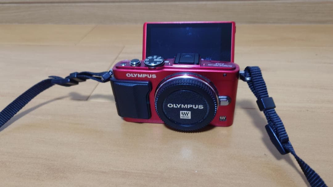 【ジャンク品】Olympus E-PL6 ミラーレスカメラ レッド+レンズ２本