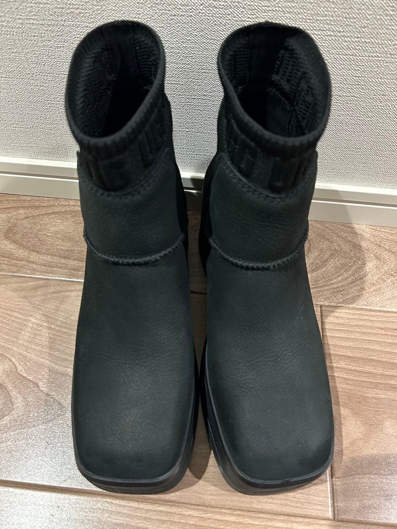 UGG☆MOXY CHELSEA ブーツ　25cm 8