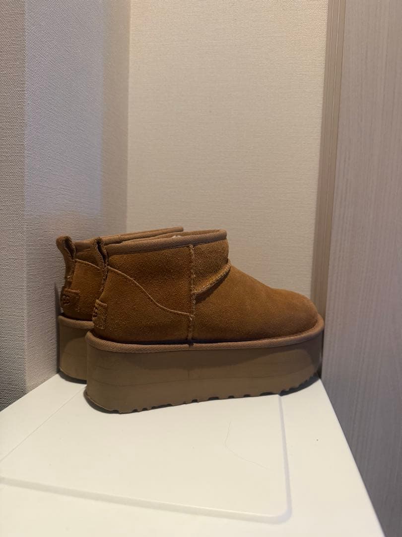 靴 UGG W Classic Ultra Mini Platform 23cm