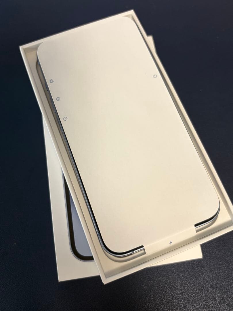 iPhone14 SIMフリー128GB 箱付き 美品 純正ケーブルは新品