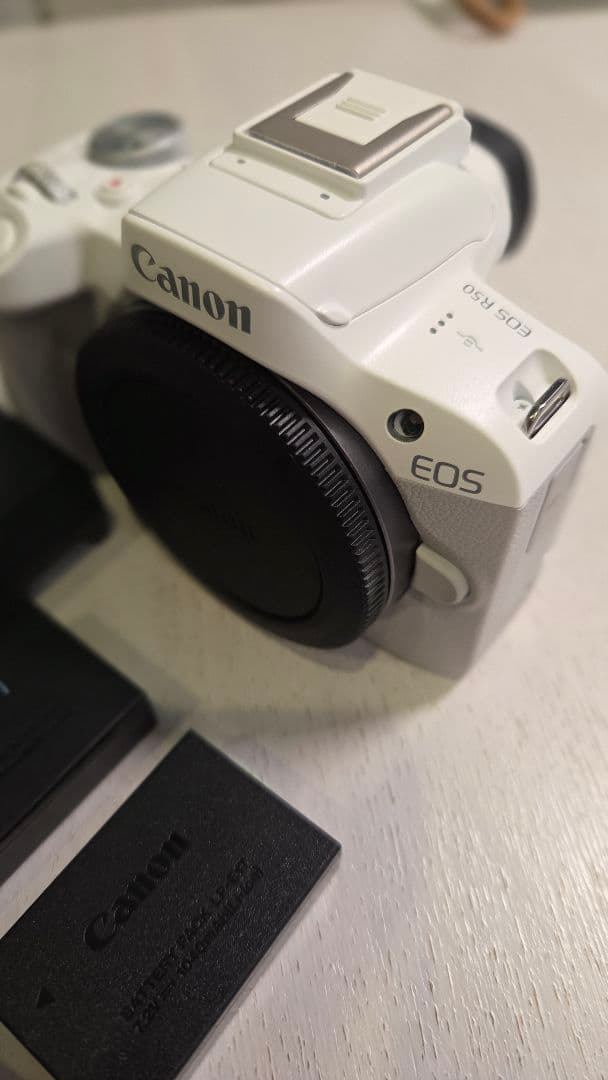 Canon EOS R50 ミラーレスカメラ 本体