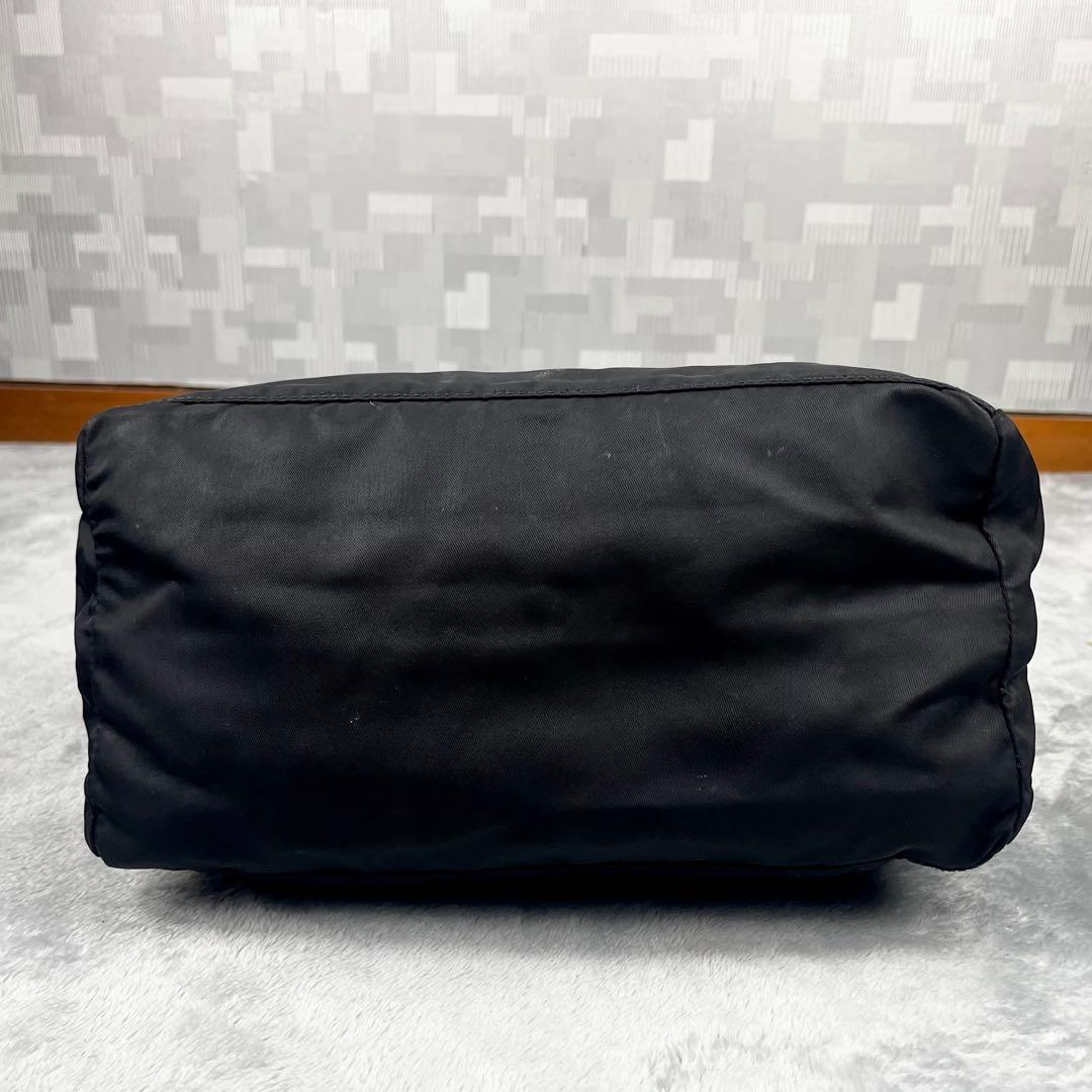 Prada プラダ セカンドバッグ ナイロン 三角ロゴ ブラック 黒 ポーチ