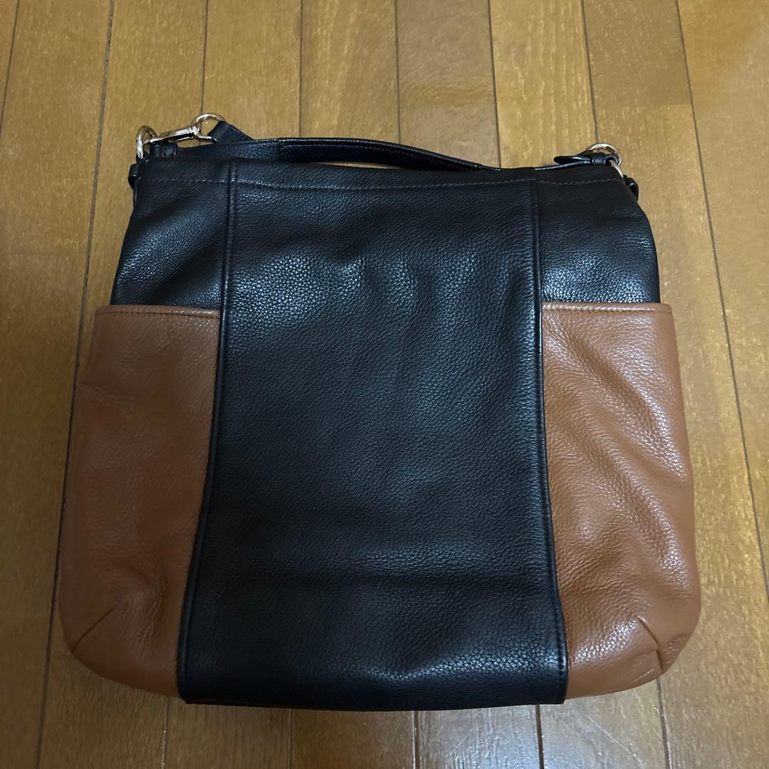 完売品　COACH レザーショルダーバッグ 黒/茶