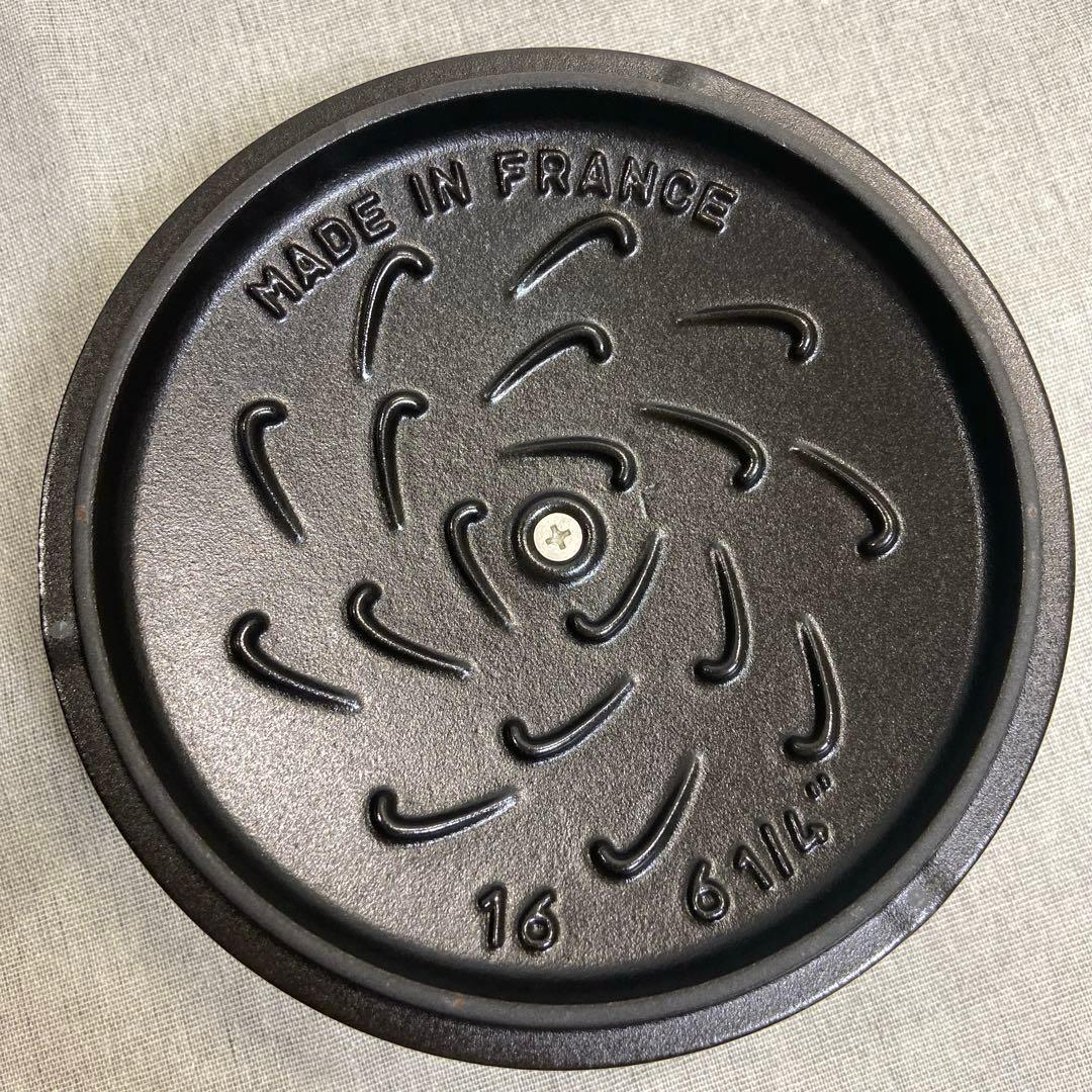 【美品】Staubストウブラ・ココット de GOHAN 16 cm M 鋳鉄