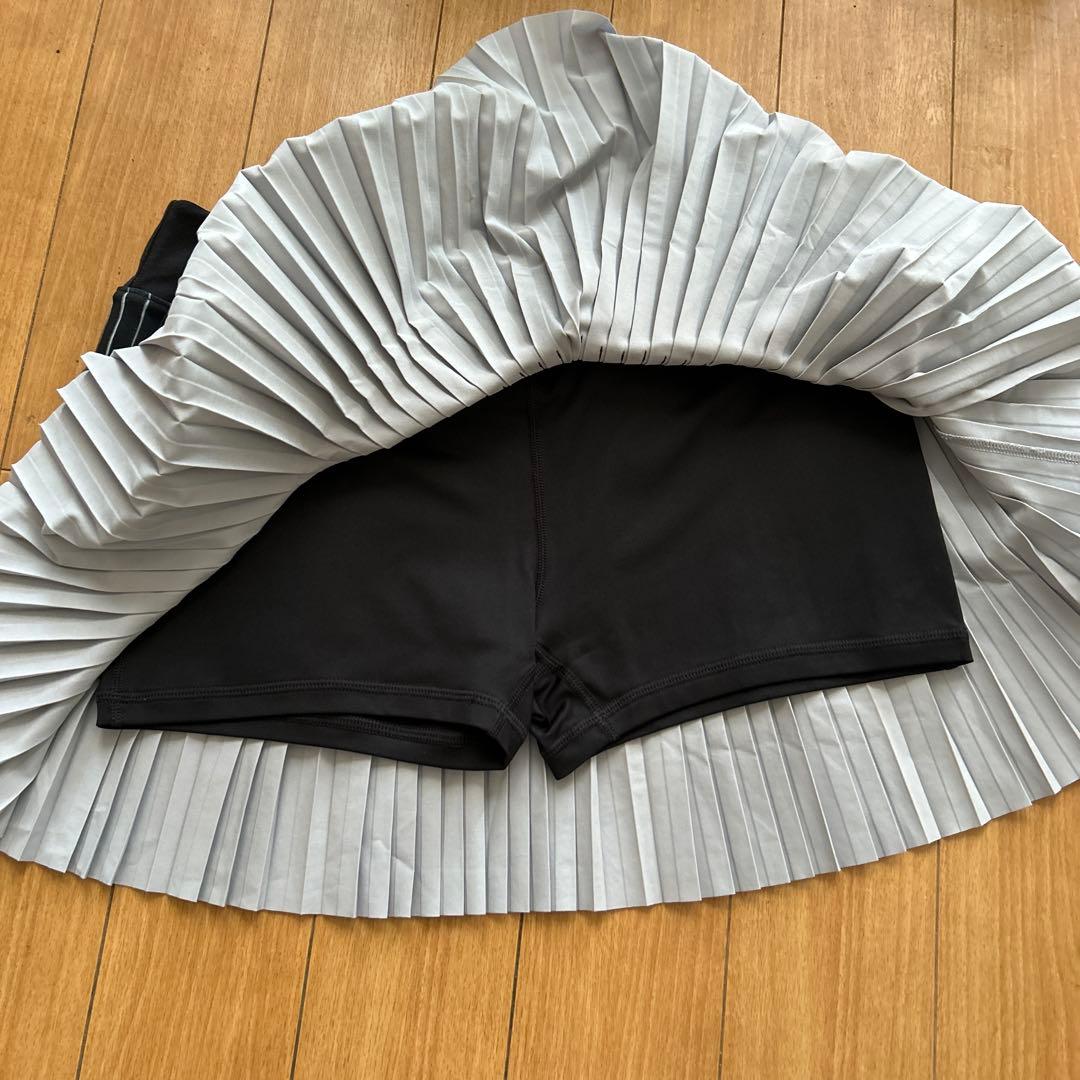 レア商品　Nike プリーツスカート グラデーション
