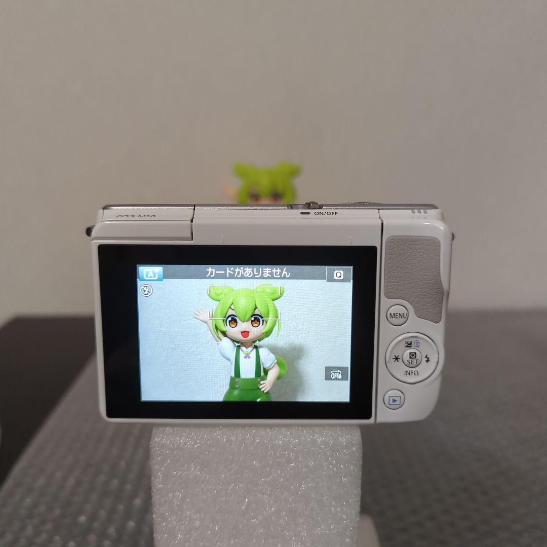 【美品】Canon EOS M10 ダブルズームキット ホワイト ミラーレス一眼