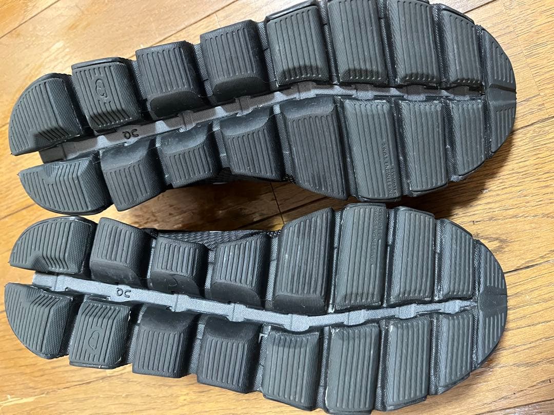 on オン Cloud X クラウド　エックス　ランニングシューズ　26センチ