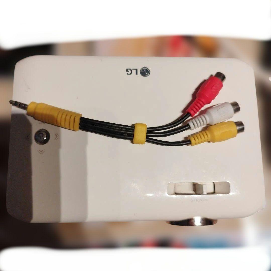 LG プロジェクター 本体 コンパクト