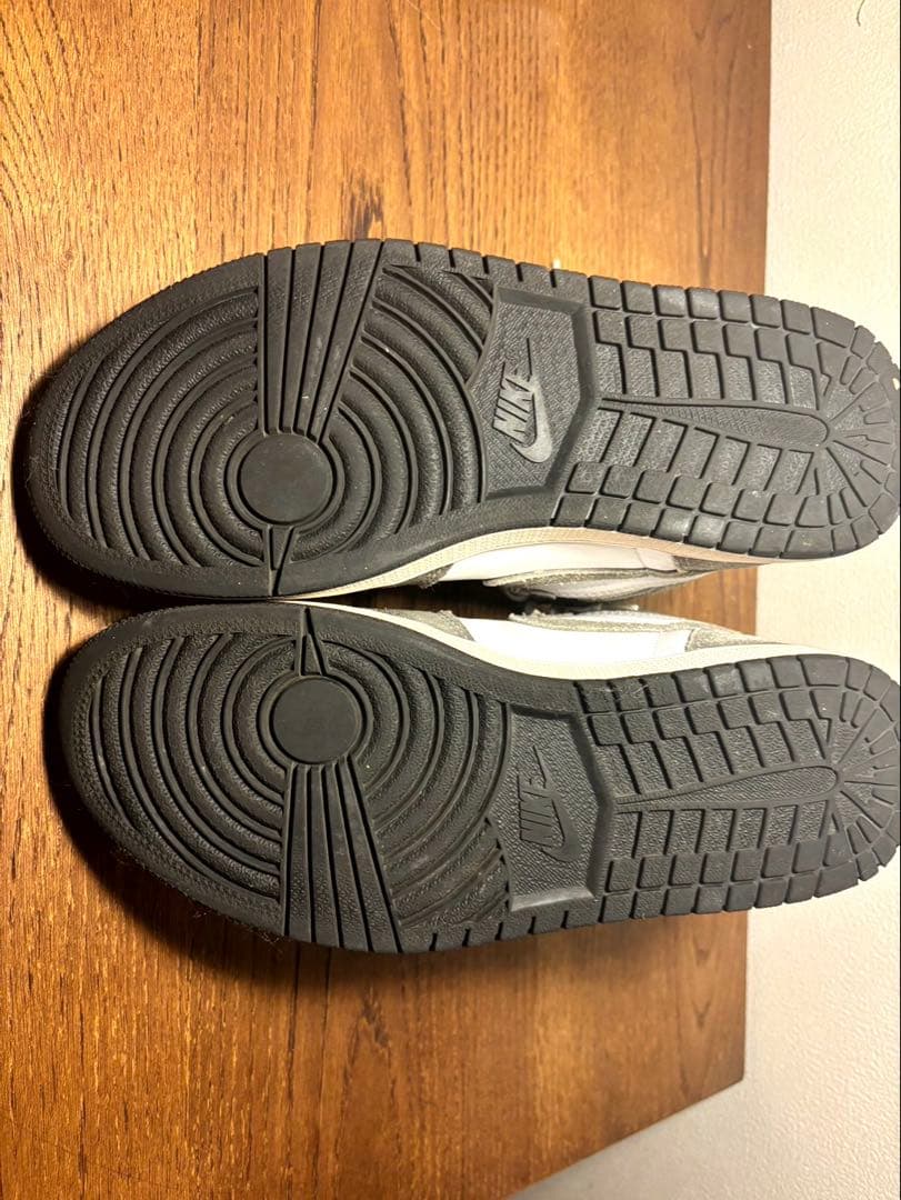 NIKE AIR ジョーダン1 Retro High OG スモーキーグレー