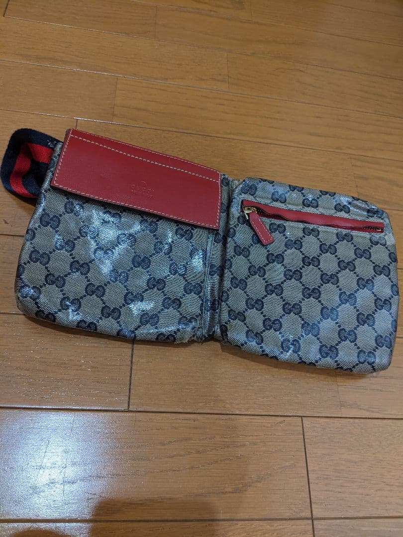 Gucci GGパターン ボディバッグ　ウエストポーチ