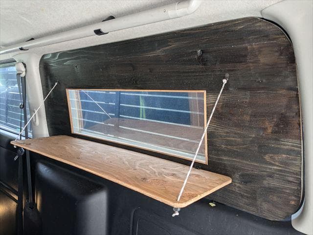 ハイエース200スーパーGL　ウインドウパネル　バンライフ 車中泊　窓埋めパネル