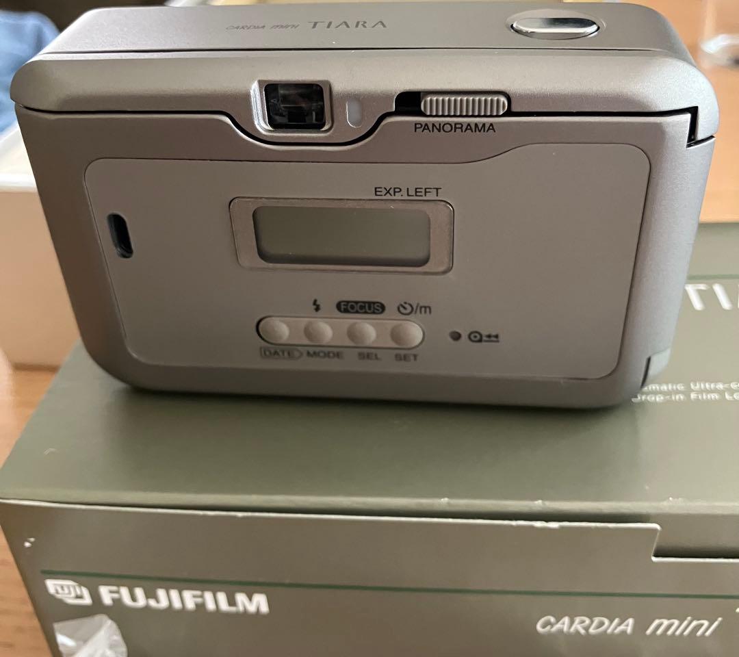 [未使用 ]フジフイルム CARDIA mini TIARA 三脚 フイルム付