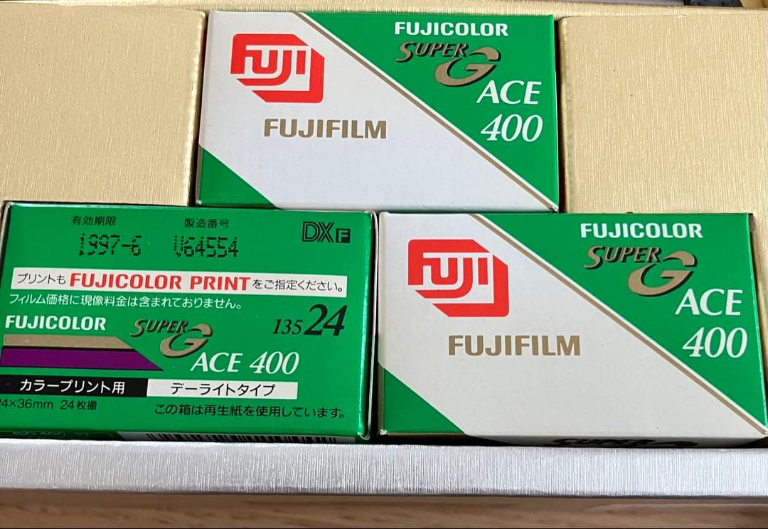 [未使用 ]フジフイルム CARDIA mini TIARA 三脚 フイルム付