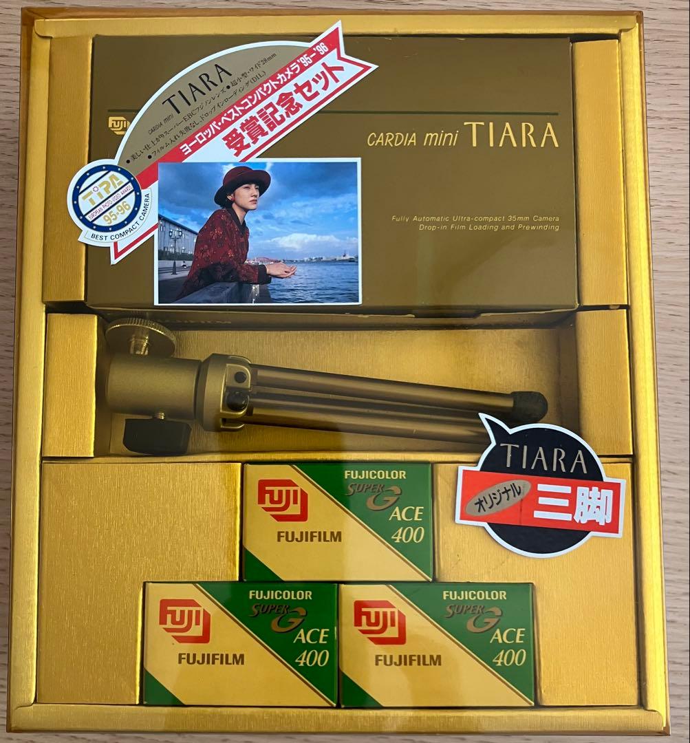 [未使用 ]フジフイルム CARDIA mini TIARA 三脚 フイルム付