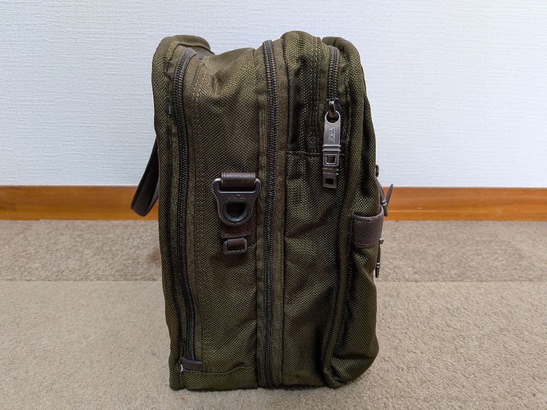 トゥミ エクスパンダブル・オーガナイザー・コンピューター・ブリーフ 26141