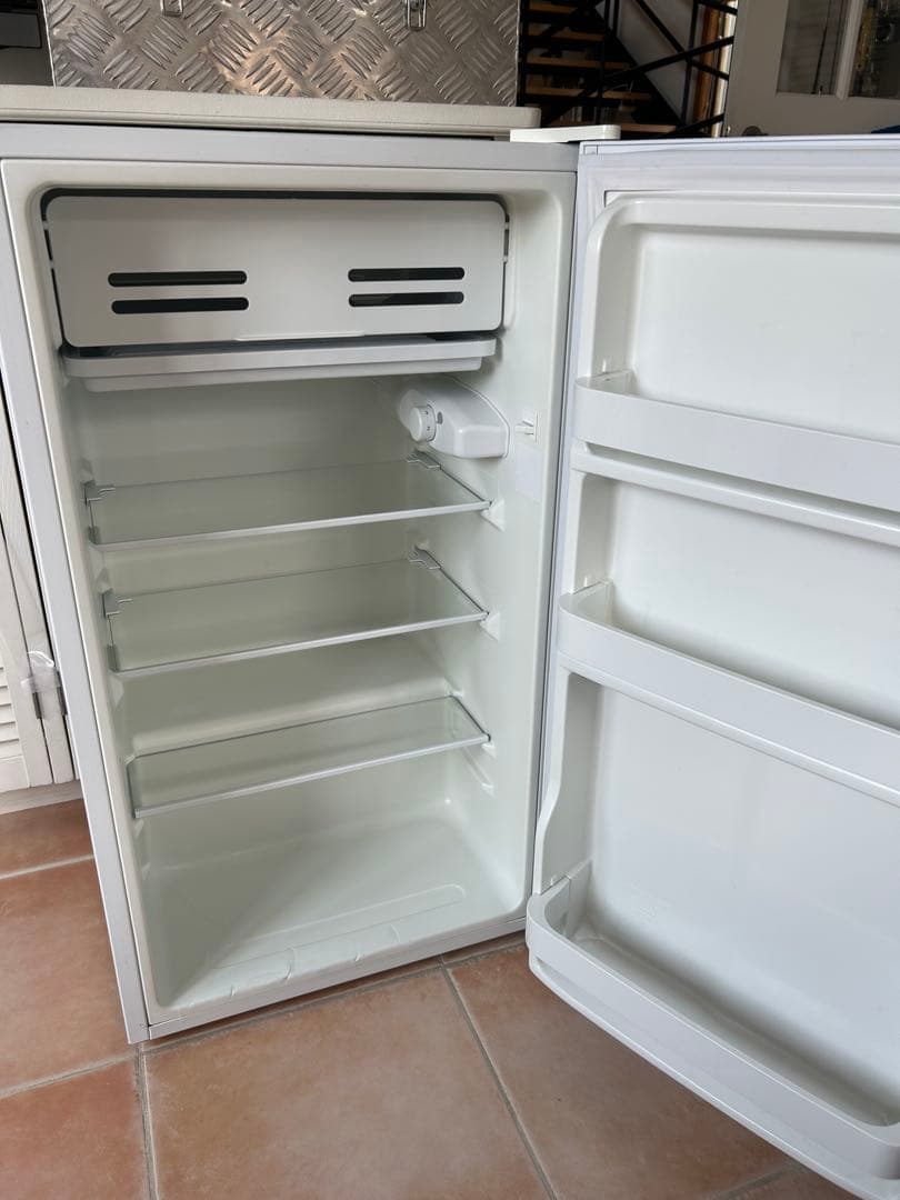 コンパクトホワイト冷蔵庫 冷凍室付き