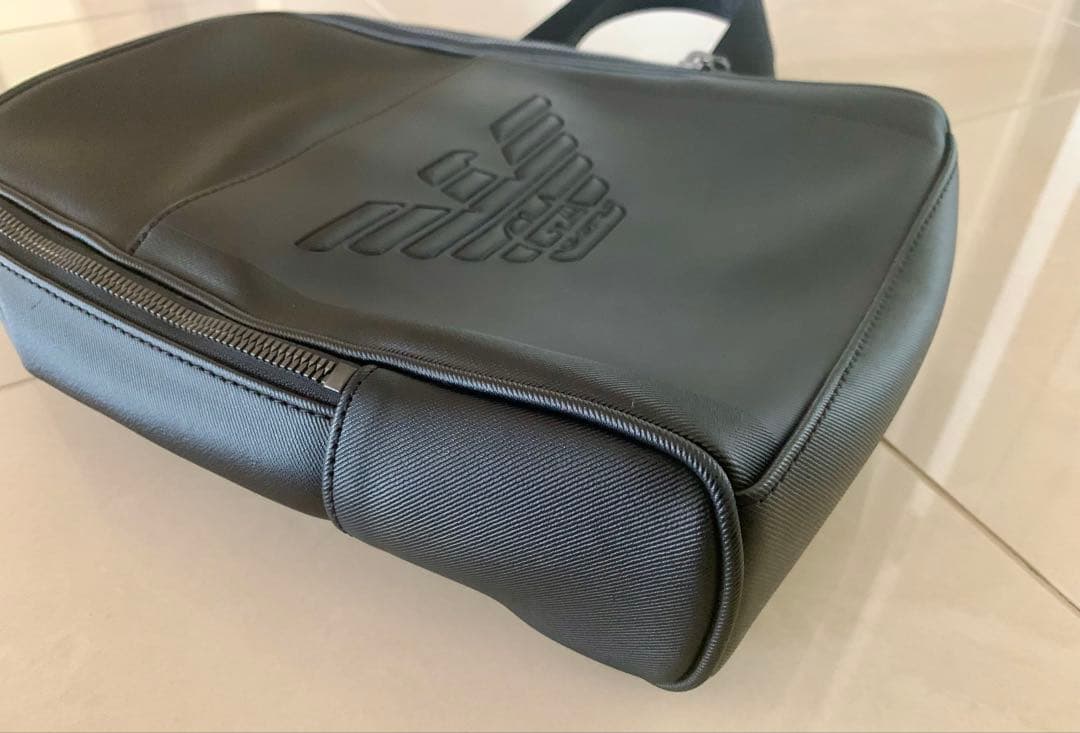 EMPORIO ARMANI ボディーバッグ　ブラック