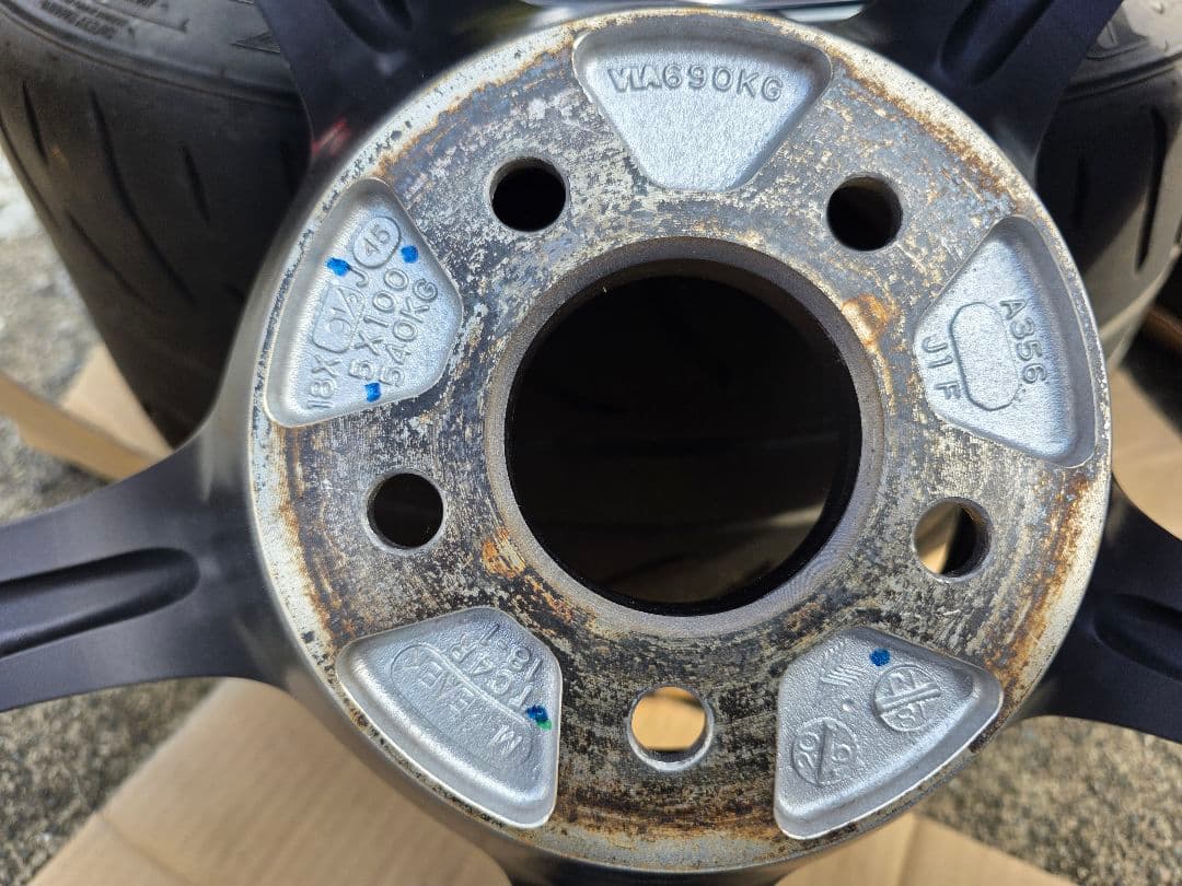 ADVAN TC-4 18インチ 9.5J +45 PCD100 5H