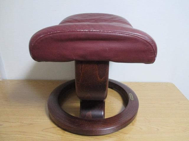 エコーネス　EKORNES　スツール　オットマン　椅子　本革　レザー　レッド系